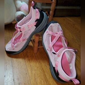 Lands' End Pink Sneaker Water Shoe